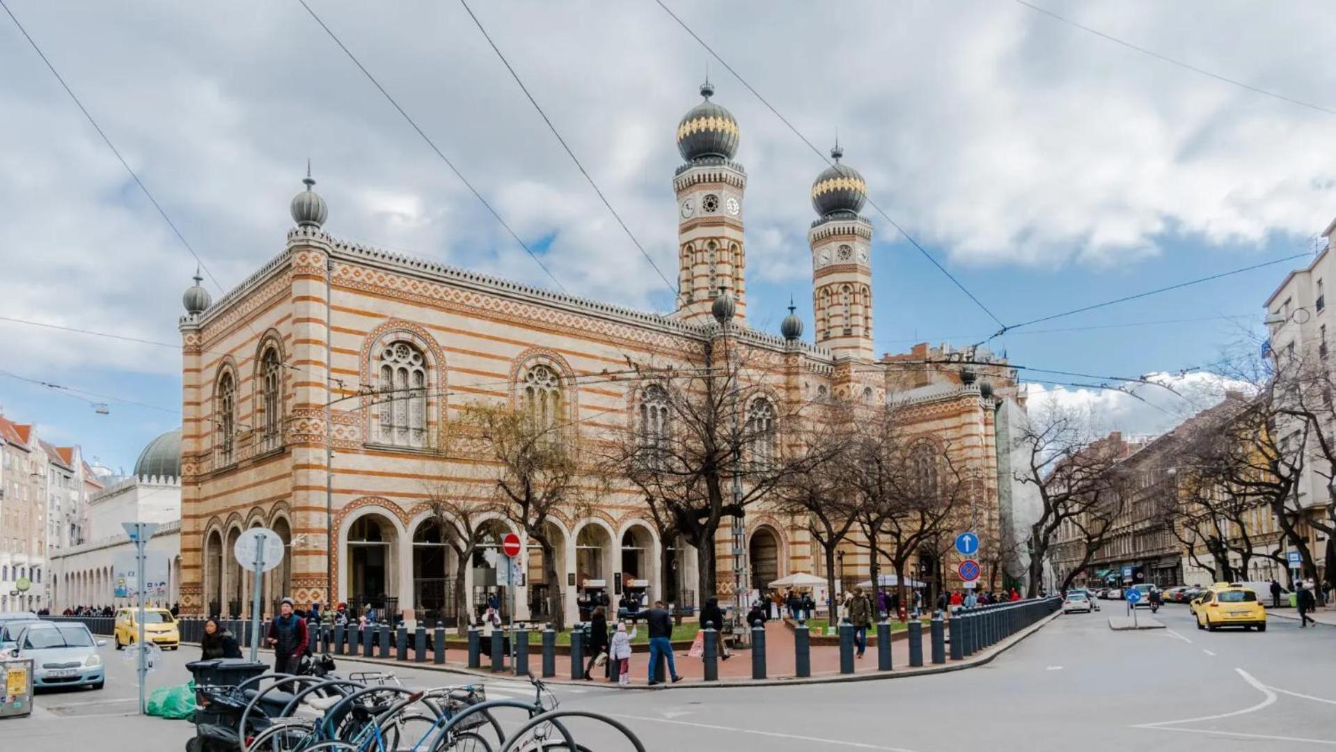 Colorful Apartment Next To Gozsdu And Synagogue Budapeste Exterior foto